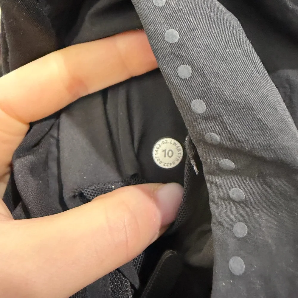 lululemon athletica black double zip Quilted Vest - Picture 3 of 3